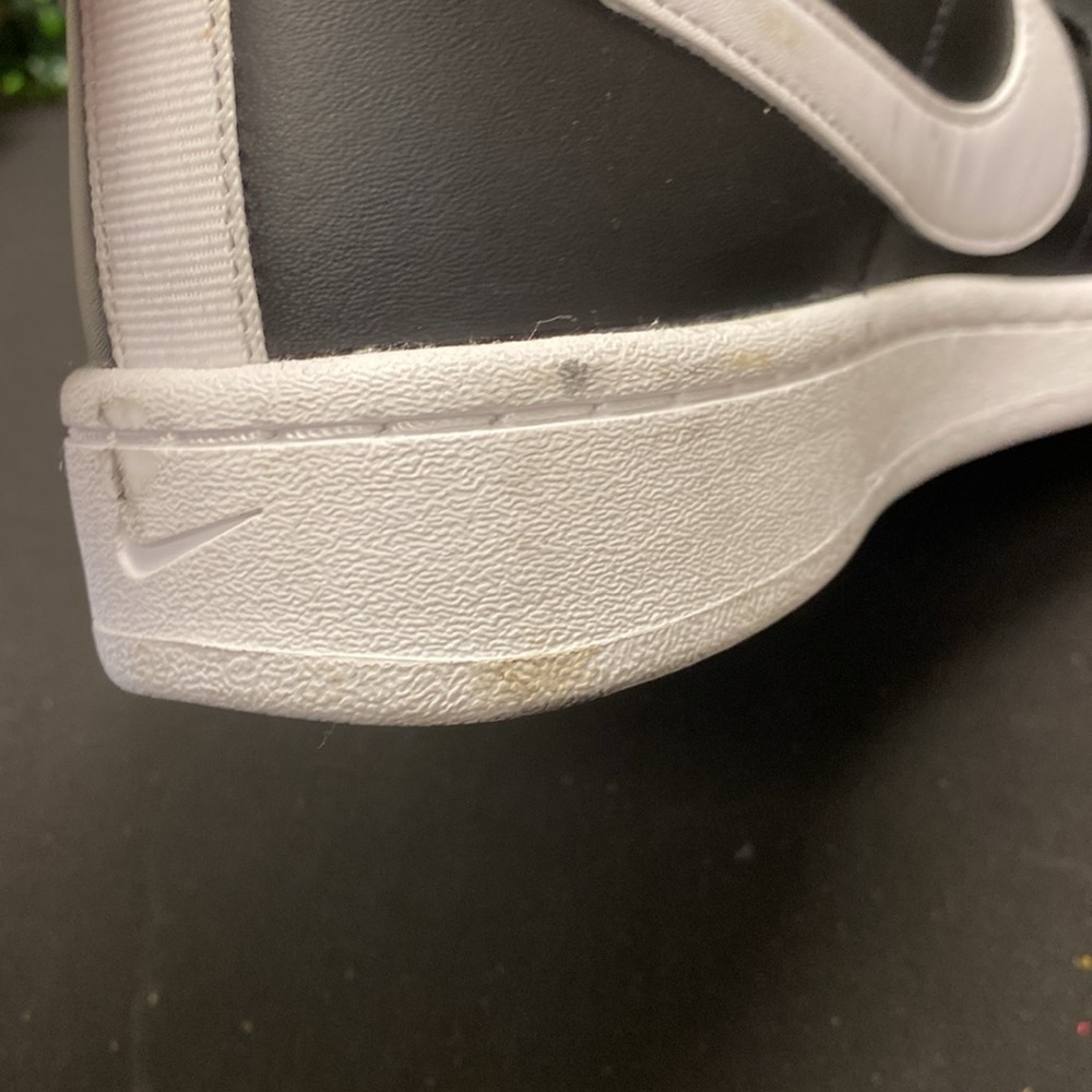 Nike Court Royale 2 - M10 ( A few smudges from storage ) - Picture 12 of 14